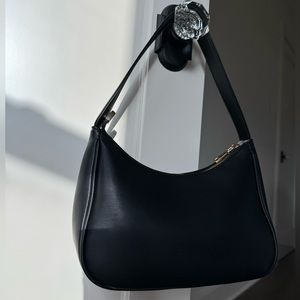 black shoulder bag | purse